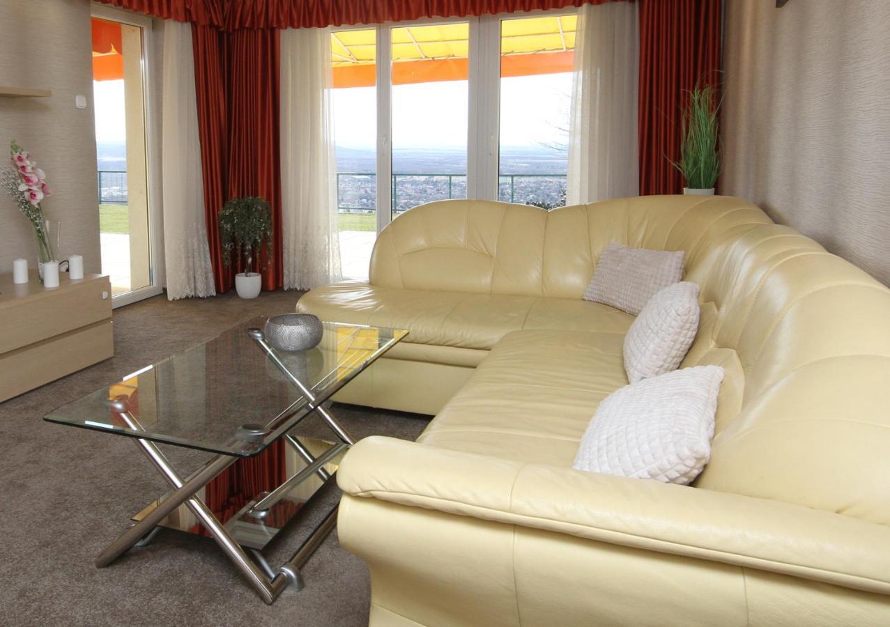 Astra Apartman Tatabánya Εξωτερικό φωτογραφία
